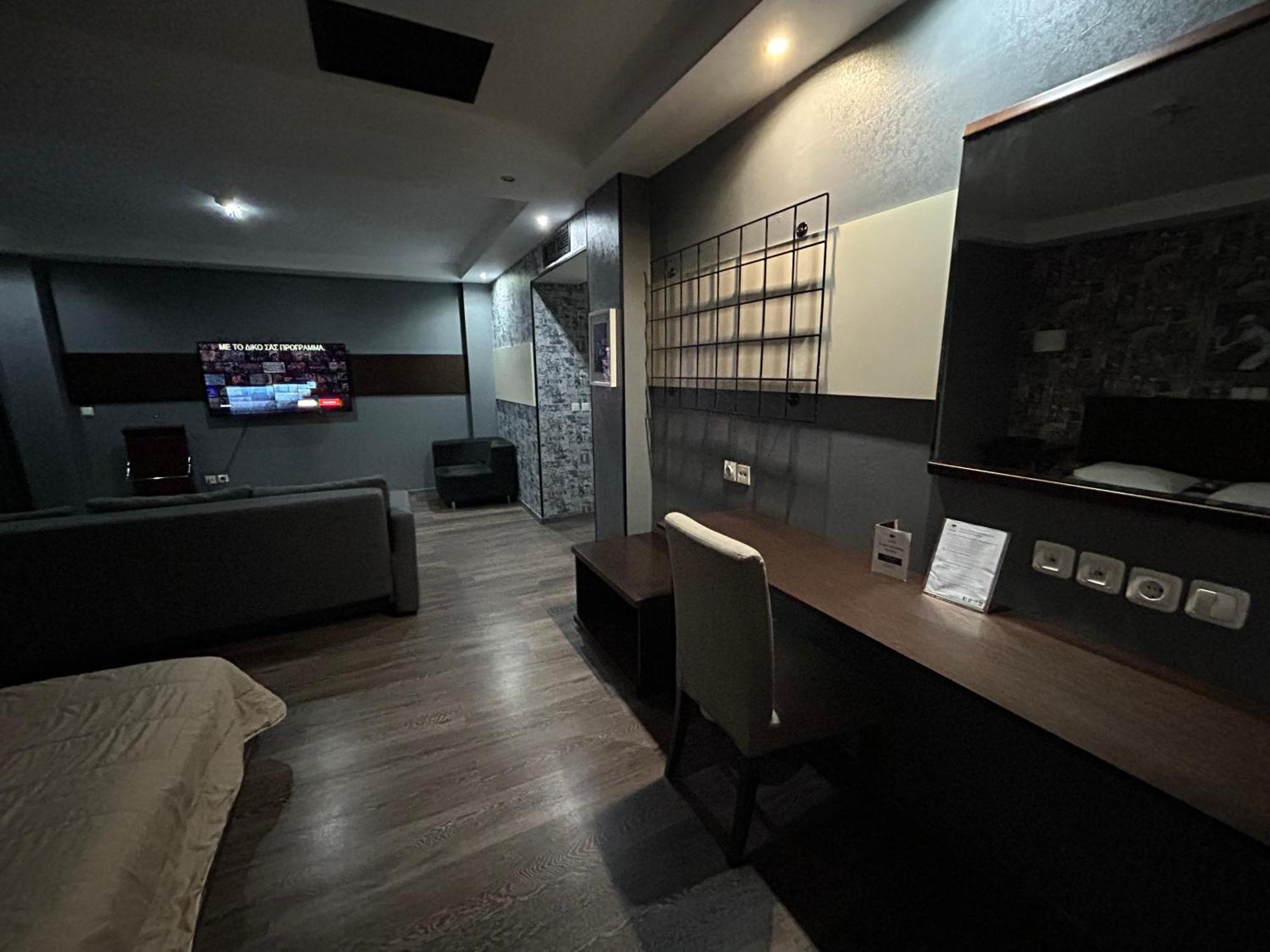Athina Airport Hotel Терми Екстериор снимка