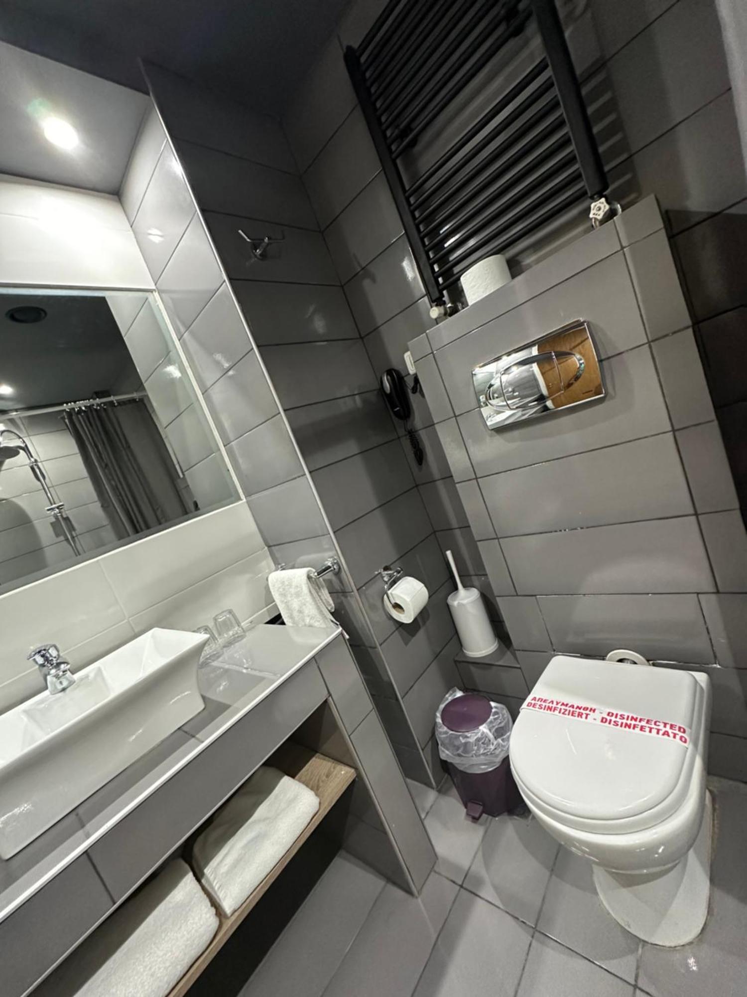 Athina Airport Hotel Терми Екстериор снимка