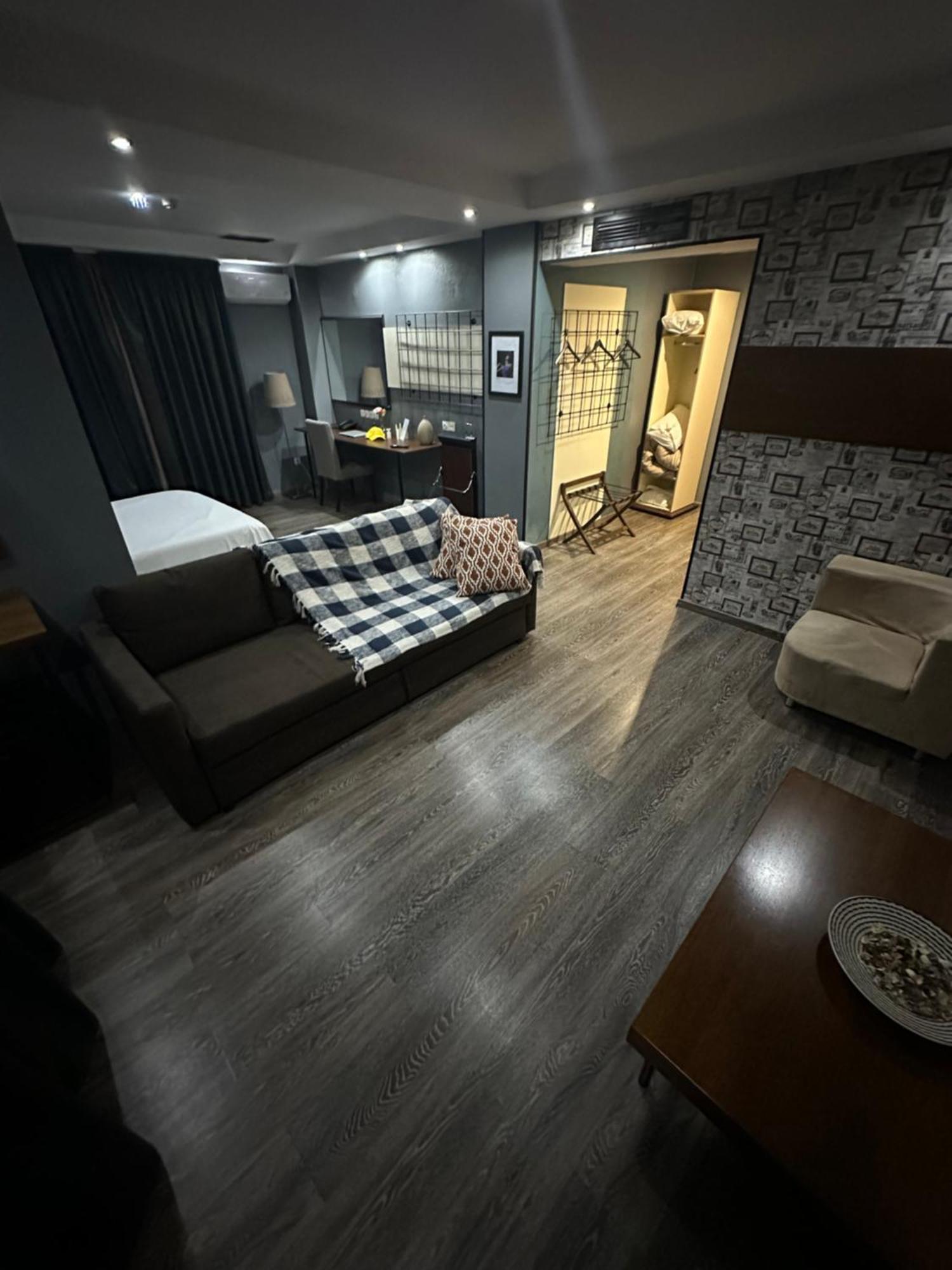Athina Airport Hotel Терми Екстериор снимка