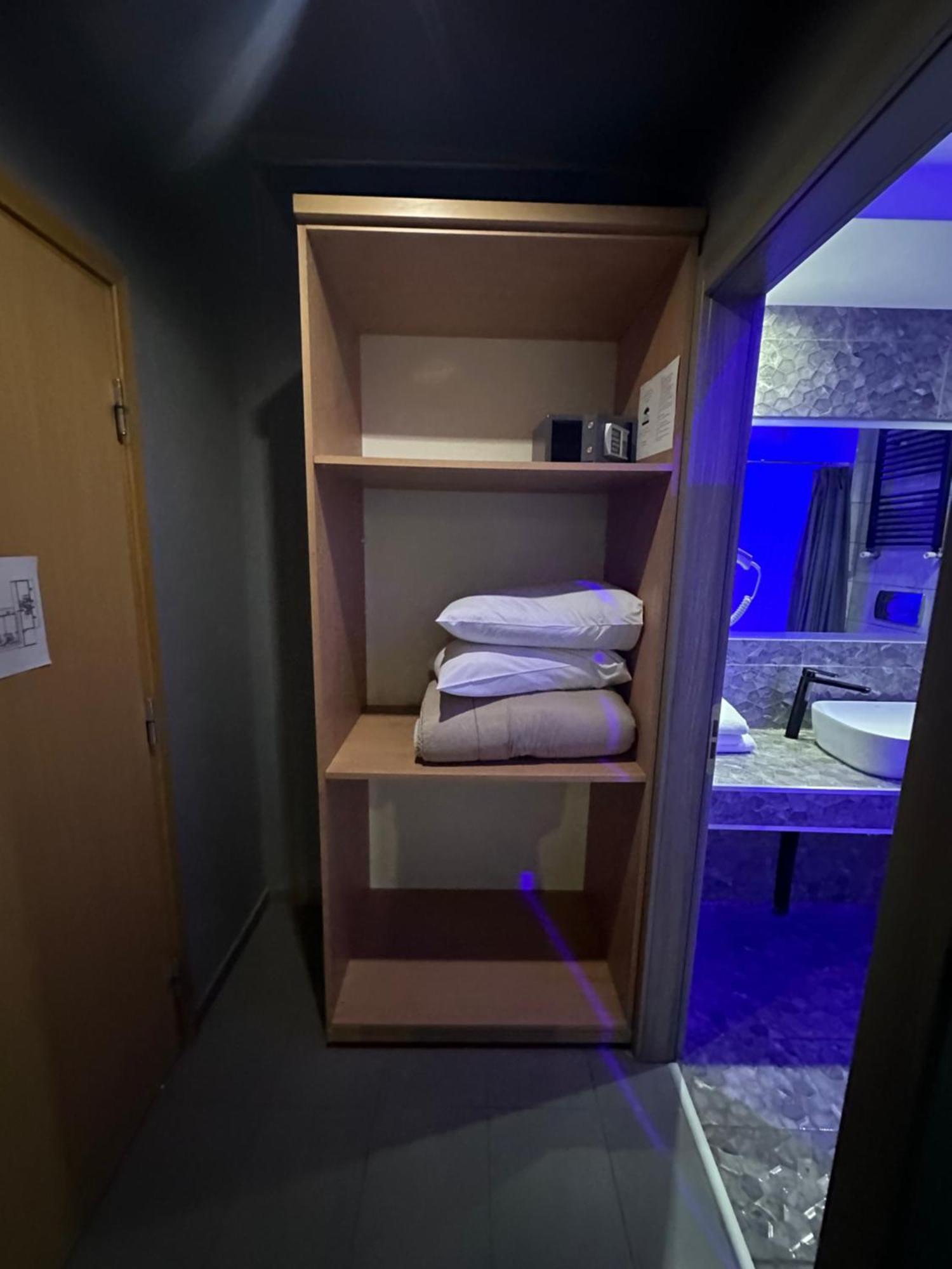 Athina Airport Hotel Терми Екстериор снимка
