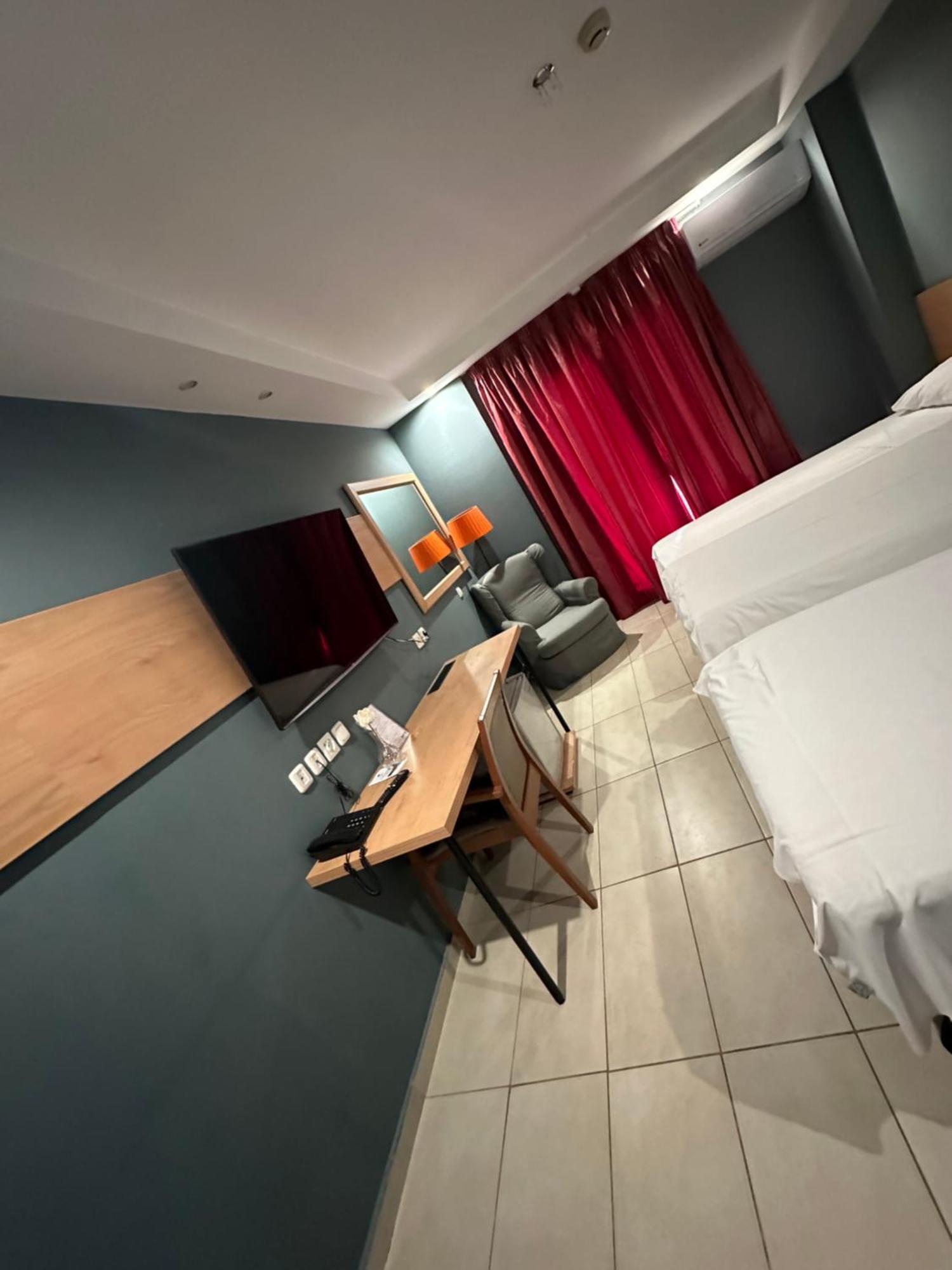 Athina Airport Hotel Терми Екстериор снимка