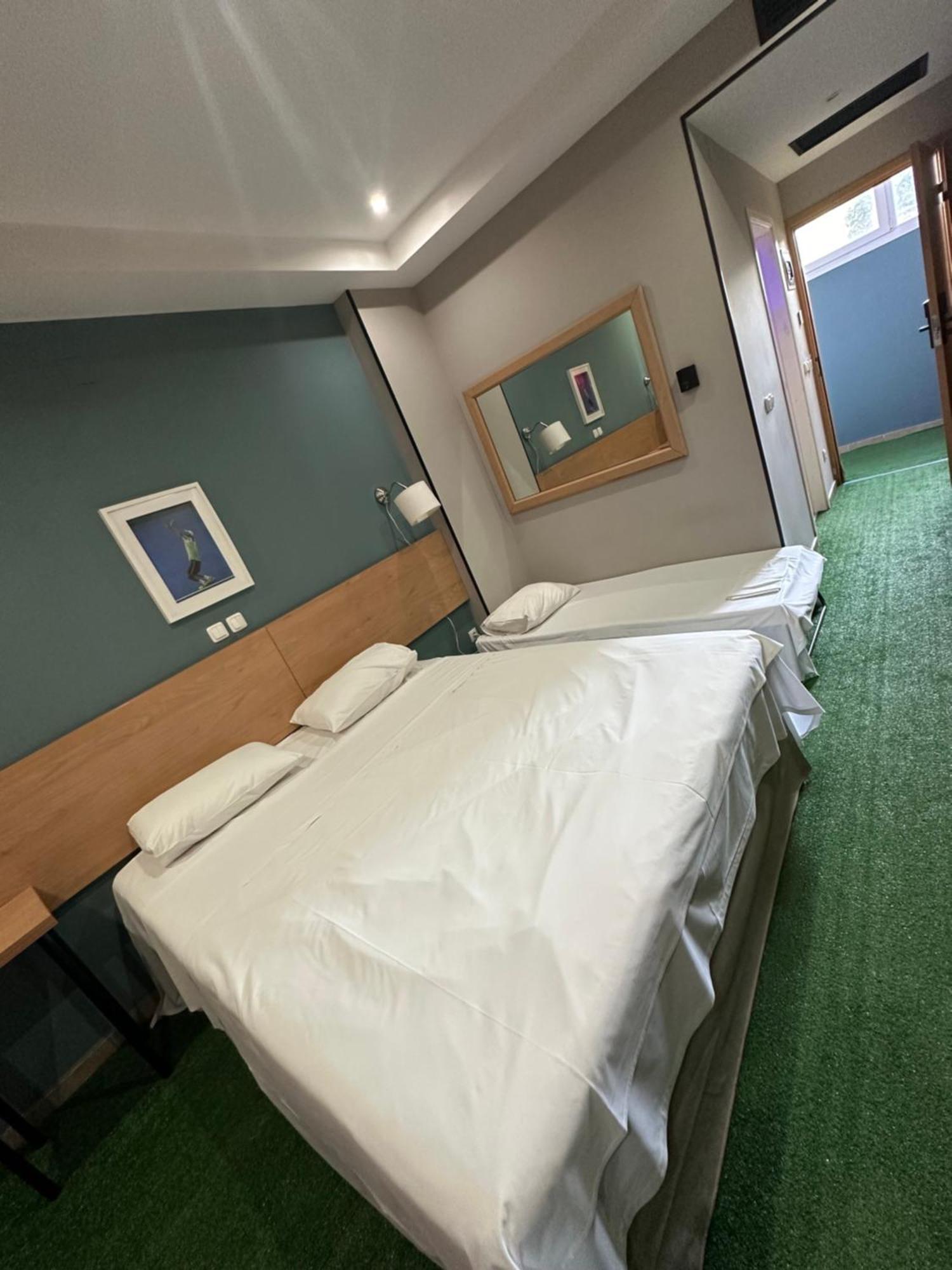 Athina Airport Hotel Терми Екстериор снимка