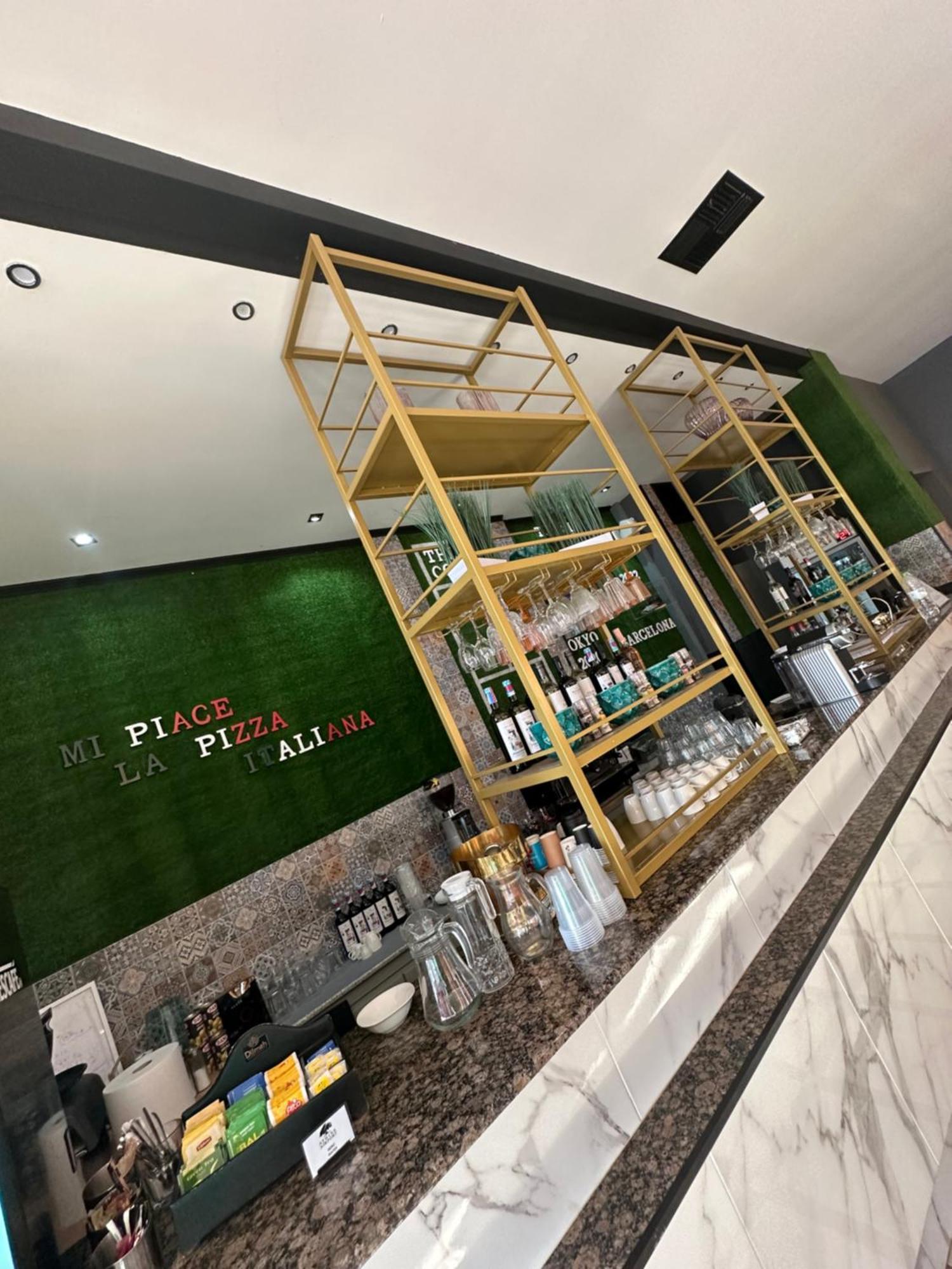 Athina Airport Hotel Терми Екстериор снимка