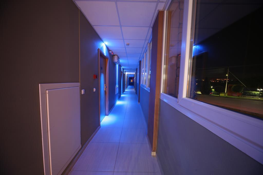 Athina Airport Hotel Терми Екстериор снимка